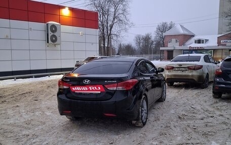 Hyundai Elantra V, 2011 год, 700 000 рублей, 2 фотография