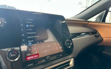 Lexus RX IV рестайлинг, 2025 год, 8 250 000 рублей, 14 фотография