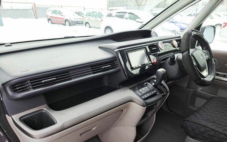 Honda Stepwgn IV, 2016 год, 1 800 000 рублей, 13 фотография