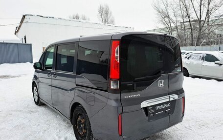 Honda Stepwgn IV, 2016 год, 1 800 000 рублей, 8 фотография