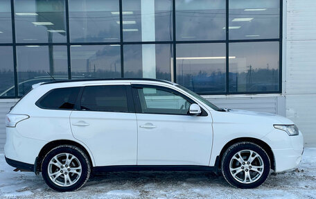 Mitsubishi Outlander III рестайлинг 3, 2014 год, 1 400 000 рублей, 6 фотография