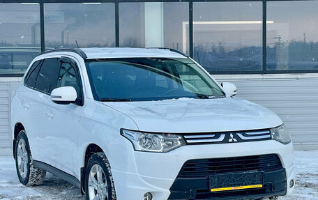 Mitsubishi Outlander III рестайлинг 3, 2014 год, 1 400 000 рублей, 7 фотография