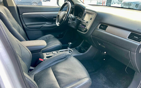 Mitsubishi Outlander III рестайлинг 3, 2014 год, 1 400 000 рублей, 13 фотография