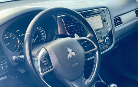 Mitsubishi Outlander III рестайлинг 3, 2014 год, 1 400 000 рублей, 10 фотография