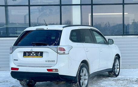 Mitsubishi Outlander III рестайлинг 3, 2014 год, 1 400 000 рублей, 5 фотография