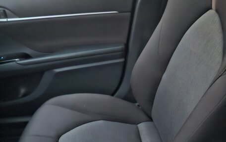 Toyota Camry, 2019 год, 2 250 000 рублей, 11 фотография