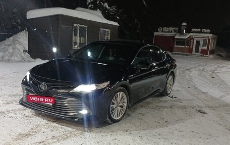 Toyota Camry, 2019 год, 2 820 000 рублей, 4 фотография