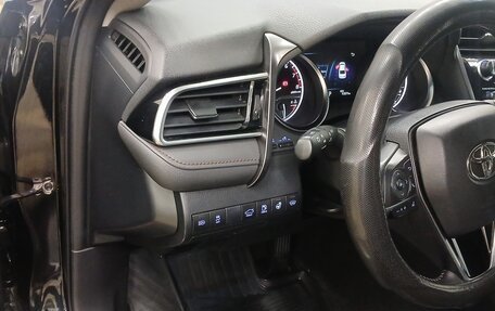 Toyota Camry, 2019 год, 2 820 000 рублей, 19 фотография