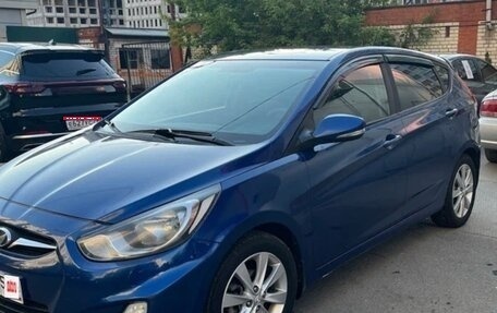 Hyundai Solaris II рестайлинг, 2011 год, 580 000 рублей, 1 фотография