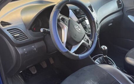 Hyundai Solaris II рестайлинг, 2011 год, 580 000 рублей, 6 фотография