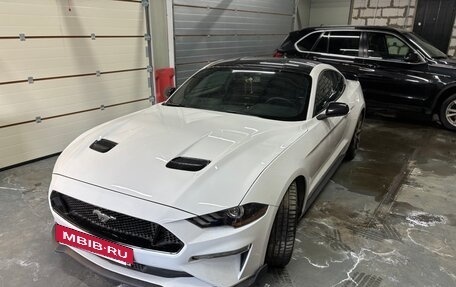 Ford Mustang VI рестайлинг, 2020 год, 3 700 000 рублей, 2 фотография