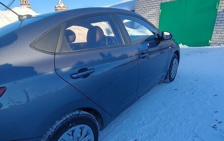 Hyundai Solaris II рестайлинг, 2021 год, 1 700 000 рублей, 2 фотография