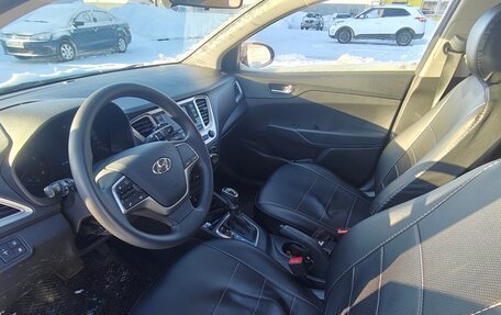 Hyundai Solaris II рестайлинг, 2021 год, 1 700 000 рублей, 8 фотография