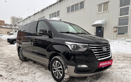 Hyundai Grand Starex Grand Starex I рестайлинг 2, 2020 год, 4 420 000 рублей, 7 фотография