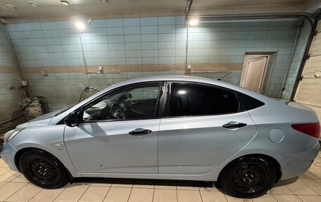 Hyundai Solaris II рестайлинг, 2011 год, 550 000 рублей, 7 фотография