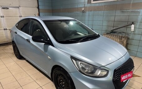 Hyundai Solaris II рестайлинг, 2011 год, 550 000 рублей, 2 фотография