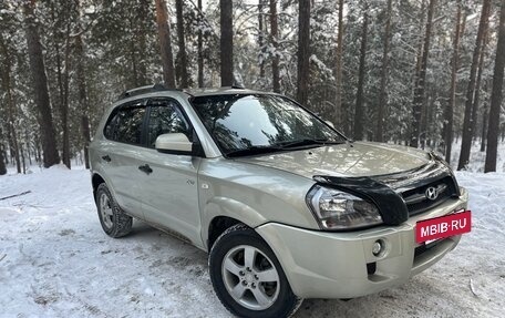 Hyundai Tucson III, 2004 год, 1 100 000 рублей, 25 фотография
