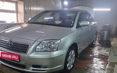 Toyota Avensis III рестайлинг, 2005 год, 500 000 рублей, 1 фотография
