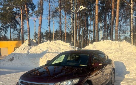 Honda Crosstour I рестайлинг, 2014 год, 1 650 000 рублей, 1 фотография