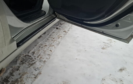 Toyota Avensis III рестайлинг, 2005 год, 500 000 рублей, 14 фотография