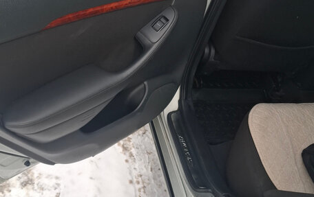 Toyota Avensis III рестайлинг, 2005 год, 500 000 рублей, 17 фотография