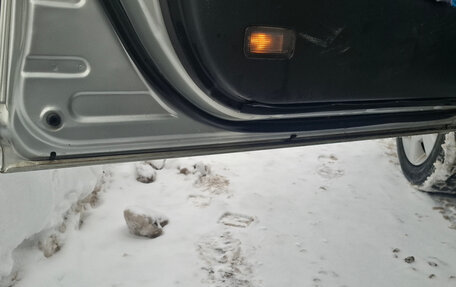 Toyota Avensis III рестайлинг, 2005 год, 500 000 рублей, 16 фотография