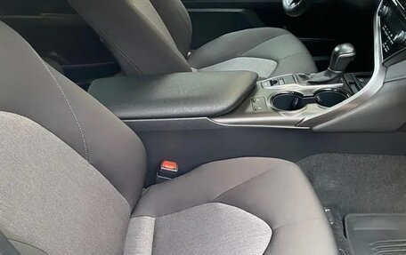 Toyota Camry, 2021 год, 3 050 000 рублей, 4 фотография