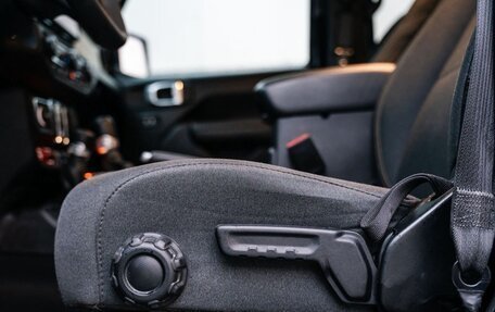 Jeep Wrangler, 2024 год, 2 800 000 рублей, 14 фотография