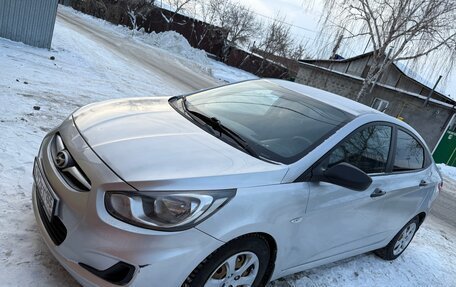 Hyundai Solaris II рестайлинг, 2012 год, 700 000 рублей, 7 фотография