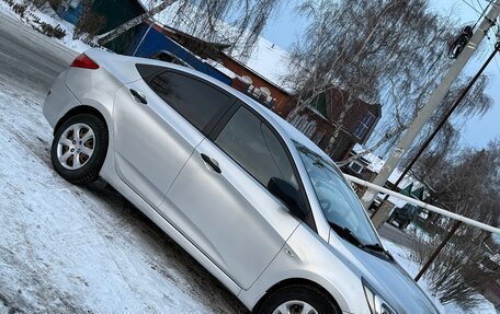 Hyundai Solaris II рестайлинг, 2012 год, 700 000 рублей, 5 фотография