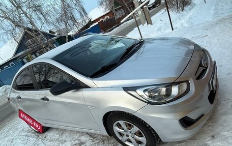 Hyundai Solaris II рестайлинг, 2012 год, 700 000 рублей, 2 фотография