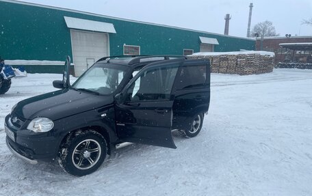 Chevrolet Niva I рестайлинг, 2015 год, 630 000 рублей, 2 фотография