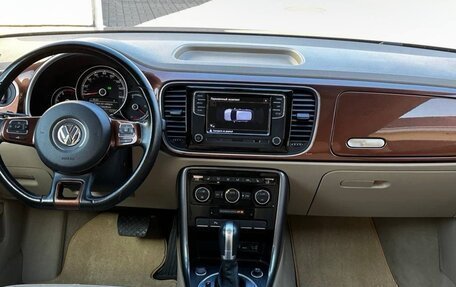 Volkswagen Beetle, 2017 год, 2 500 000 рублей, 29 фотография