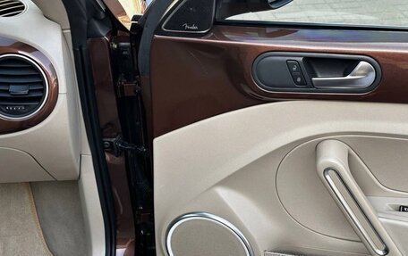 Volkswagen Beetle, 2017 год, 2 500 000 рублей, 32 фотография