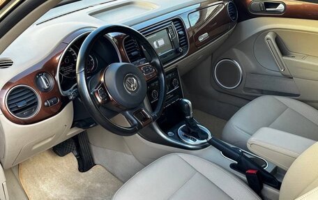 Volkswagen Beetle, 2017 год, 2 500 000 рублей, 30 фотография