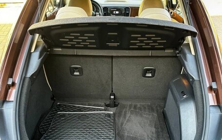 Volkswagen Beetle, 2017 год, 2 500 000 рублей, 28 фотография