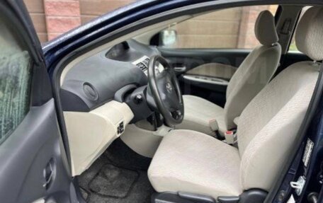 Toyota Yaris III рестайлинг, 2007 год, 630 000 рублей, 15 фотография