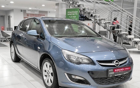 Opel Astra J, 2013 год, 620 000 рублей, 3 фотография