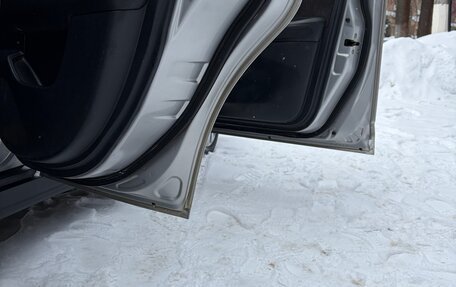 Nissan Tiida, 2004 год, 325 000 рублей, 11 фотография