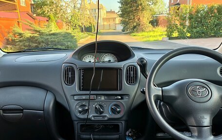 Toyota FunCargo, 2004 год, 800 000 рублей, 9 фотография