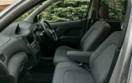 Toyota FunCargo, 2004 год, 800 000 рублей, 8 фотография