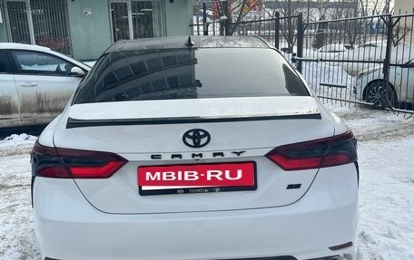 Toyota Camry, 2021 год, 2 650 000 рублей, 4 фотография