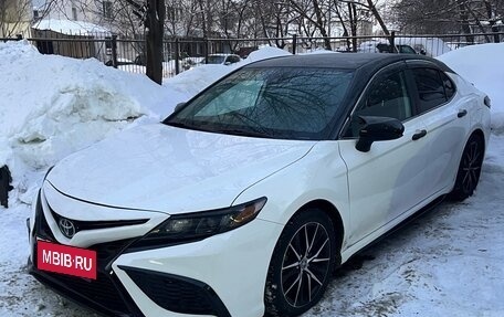 Toyota Camry, 2021 год, 2 650 000 рублей, 6 фотография