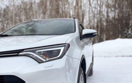 Toyota RAV4, 2019 год, 3 450 000 рублей, 6 фотография