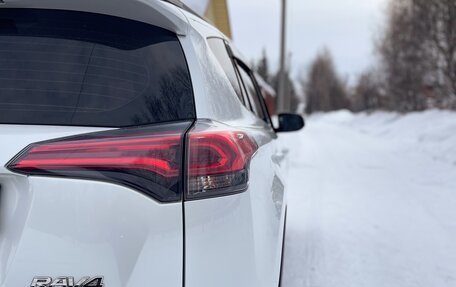 Toyota RAV4, 2019 год, 3 450 000 рублей, 11 фотография