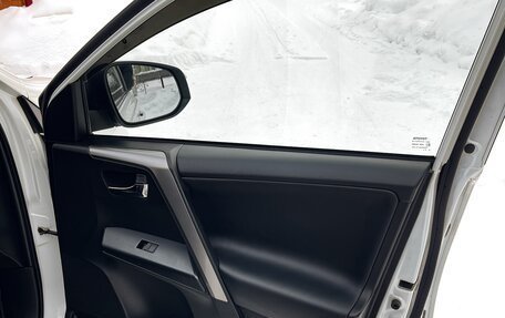 Toyota RAV4, 2019 год, 3 450 000 рублей, 24 фотография