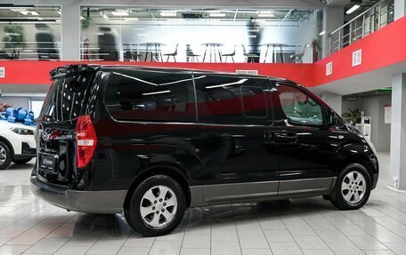 Hyundai Grand Starex Grand Starex I рестайлинг 2, 2012 год, 1 650 000 рублей, 2 фотография