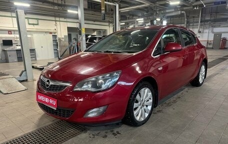 Opel Astra J, 2010 год, 649 000 рублей, 1 фотография