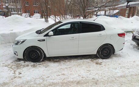 KIA Rio III рестайлинг, 2015 год, 900 000 рублей, 3 фотография