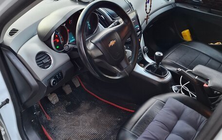 Chevrolet Cruze II, 2013 год, 700 000 рублей, 3 фотография